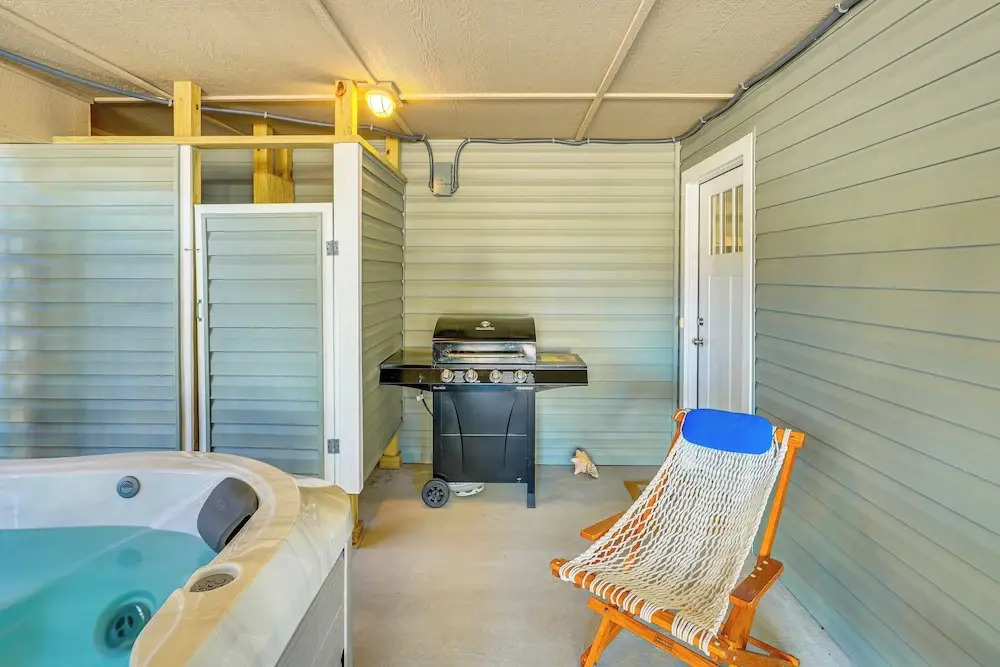 Walk to Beach: Apt w/ Private Hot Tub!