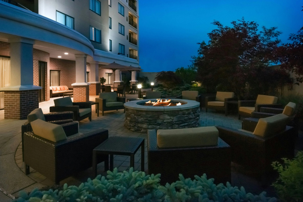 Courtyard by Marriott Buffalo Airport