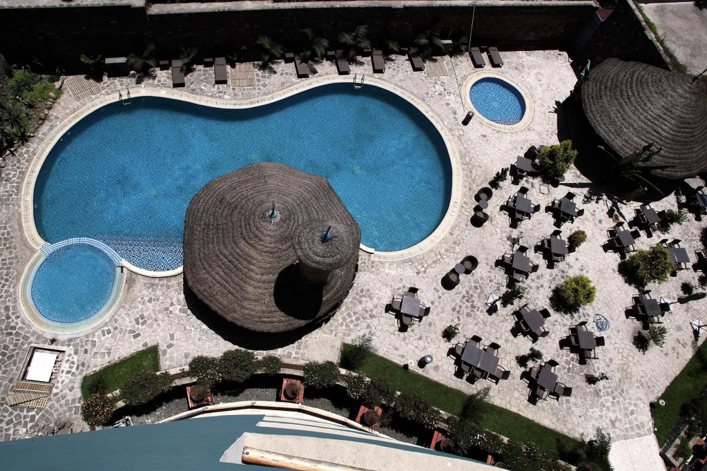 Nega Bonger Hotel