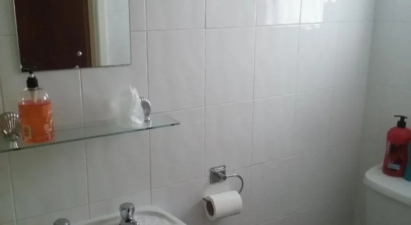 Oakleigh Guest House