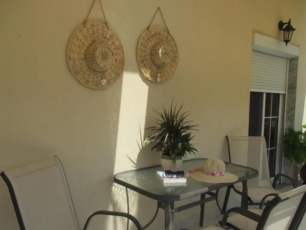 Selenes House
