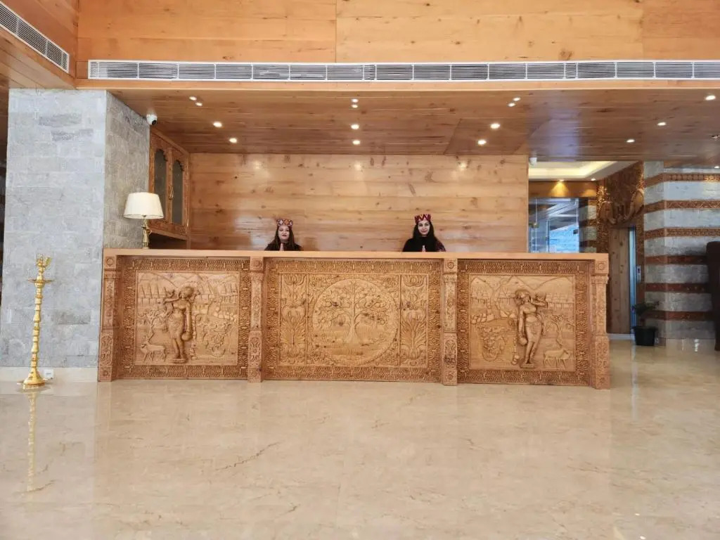 Tiaraa Hotels & Resorts - A Luxury Resort Manali
