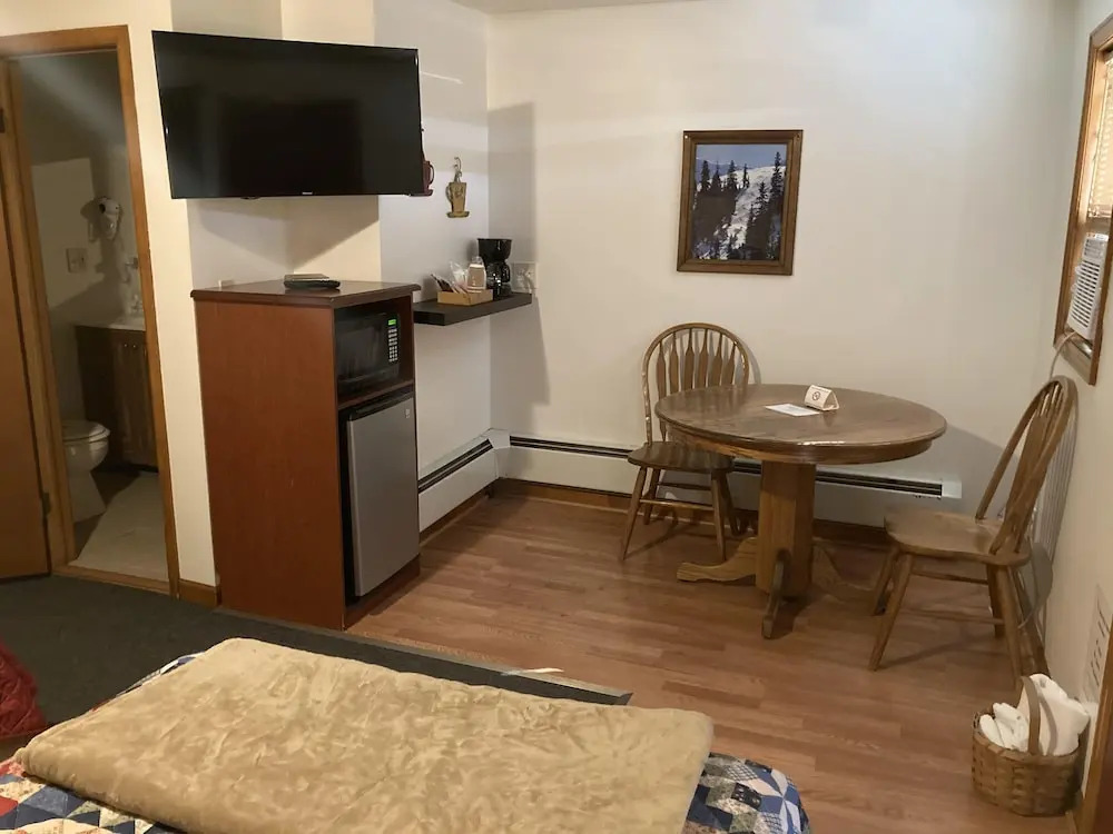 Bearadise Motel