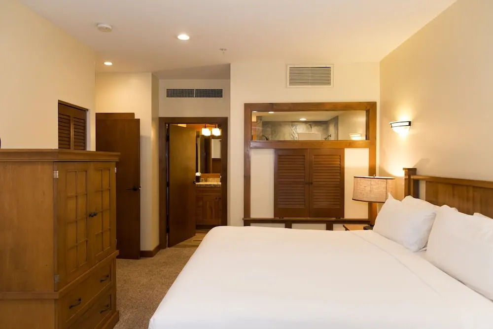 Sundial C105  - 2 Br Condo