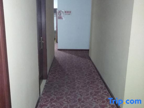 Ningbo Baoyue Business Hotel