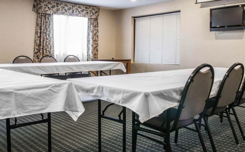 Quality Inn Marshall near I-69