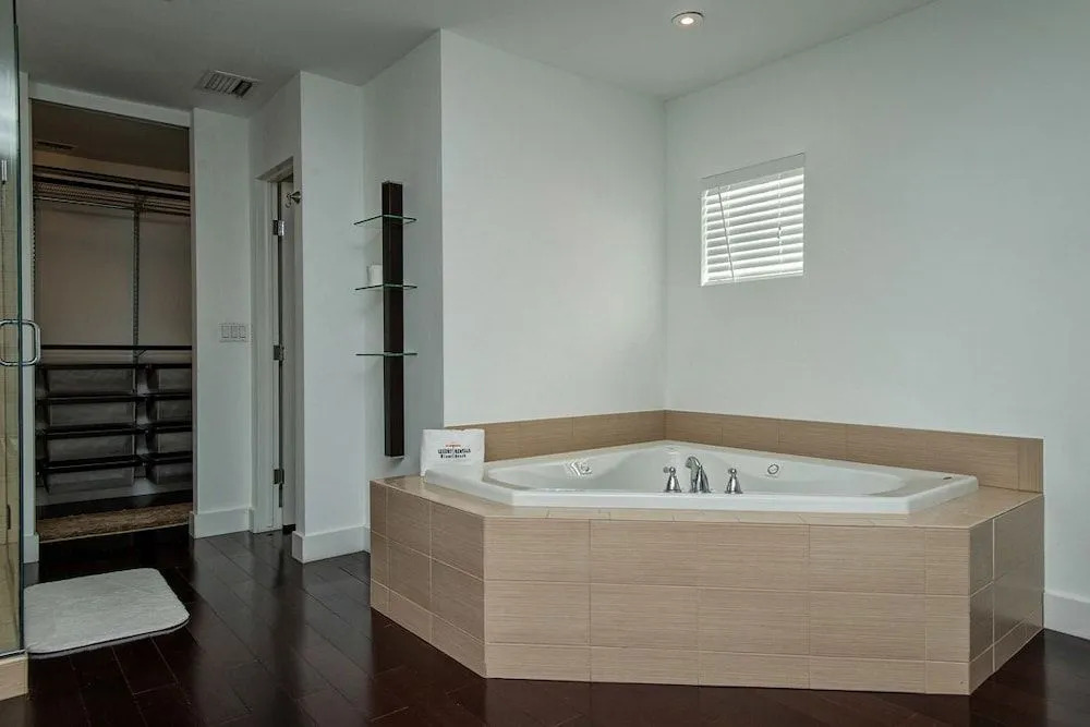 5 Bedroom Homes in Miami Beach by TMG