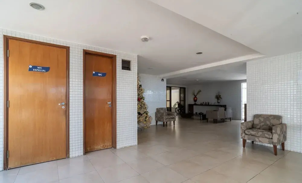 Apt in Condo one Block From the sea w Pool Hss0007