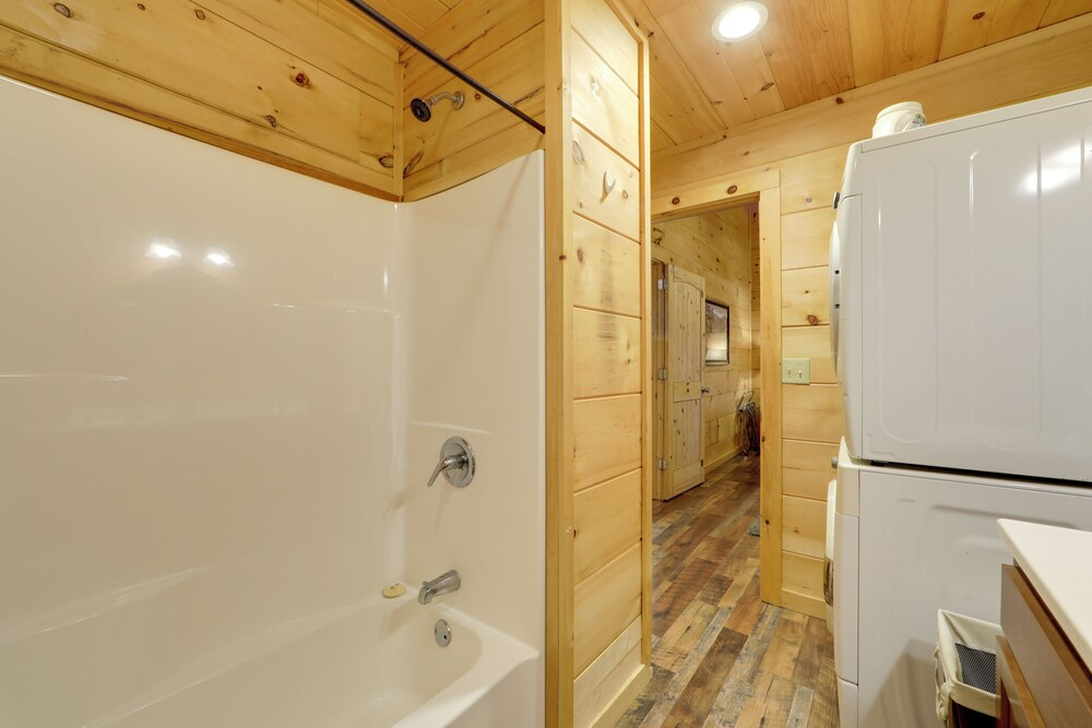 2 Units w/ Decks & Fire Pit: Cosby Getaway