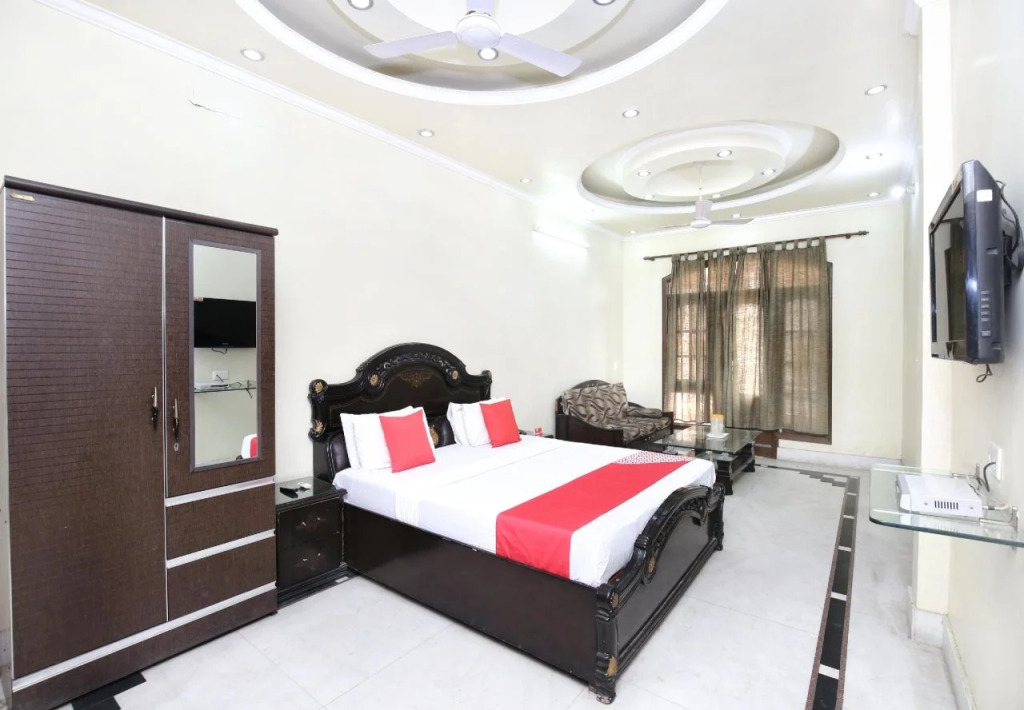 Hotel Dhingra Residency