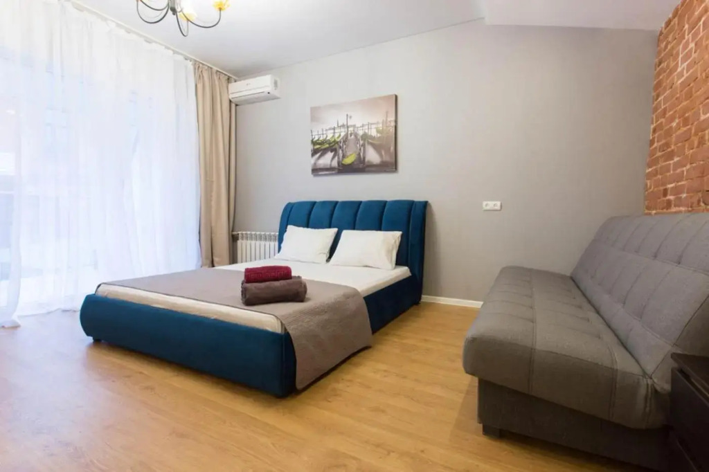 Studio near metro Yaroslava Mudroho, Universytet - Mykoly Khvylovoho str 5-3