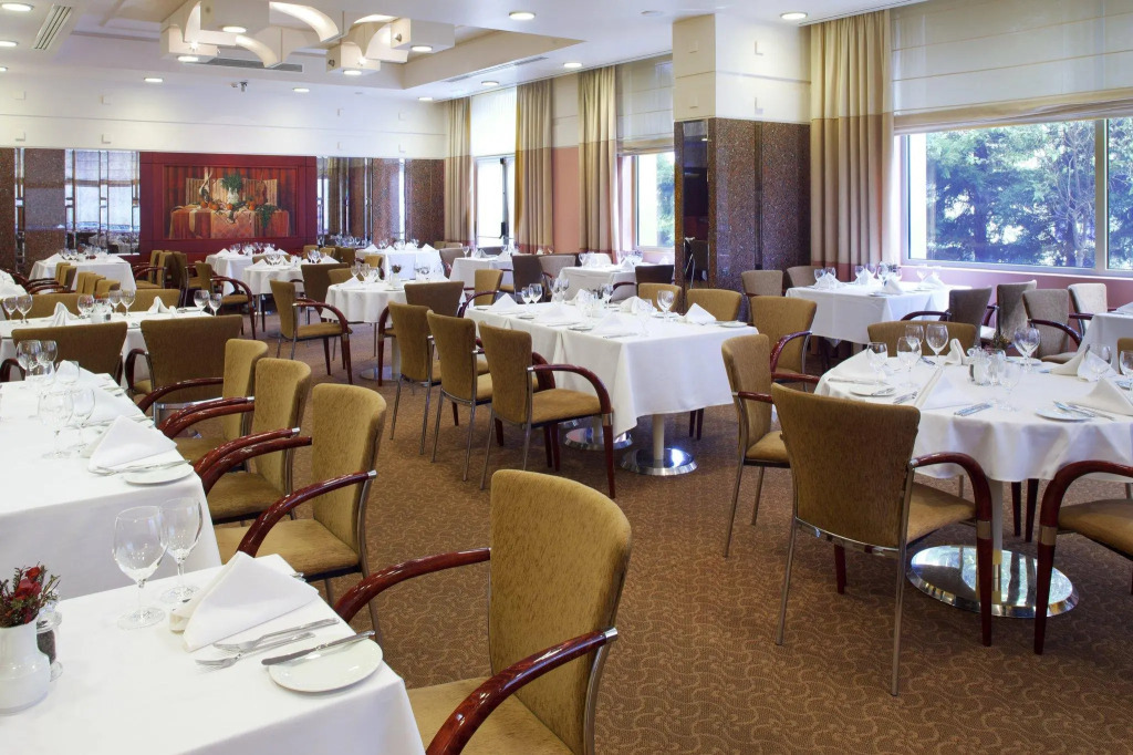 Holiday Inn Athens Attica Av, Airport W. by IHG