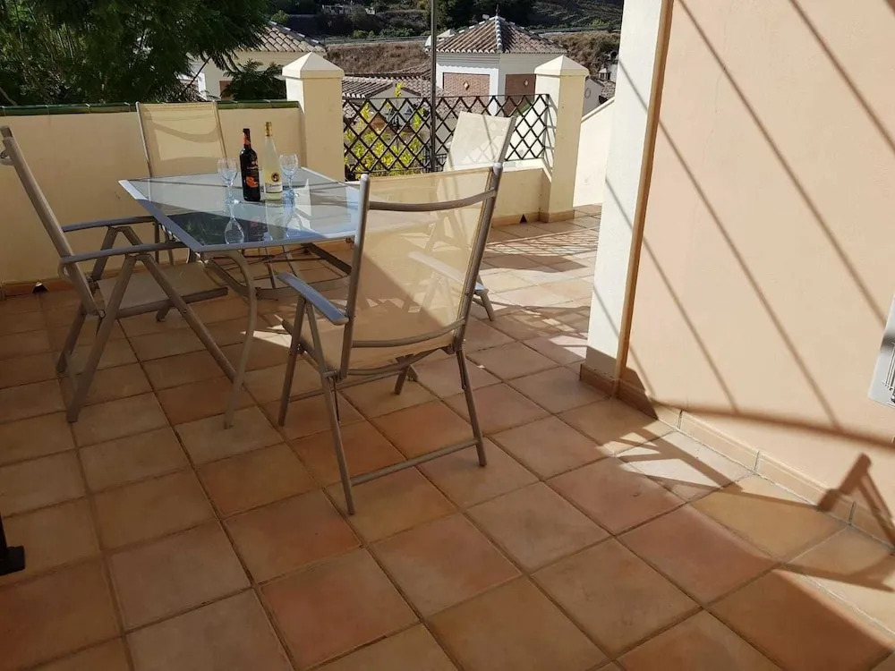 Stunning 2-Bed House in Nerja w. pool, a/c, garage