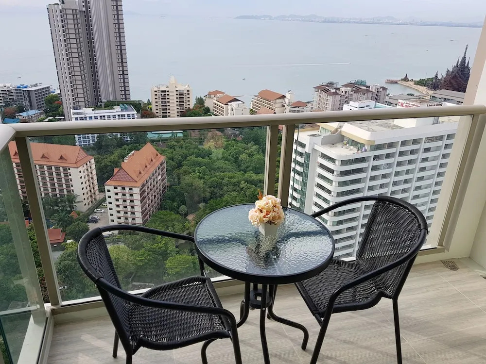 Riviera 1BR Sea View B2806