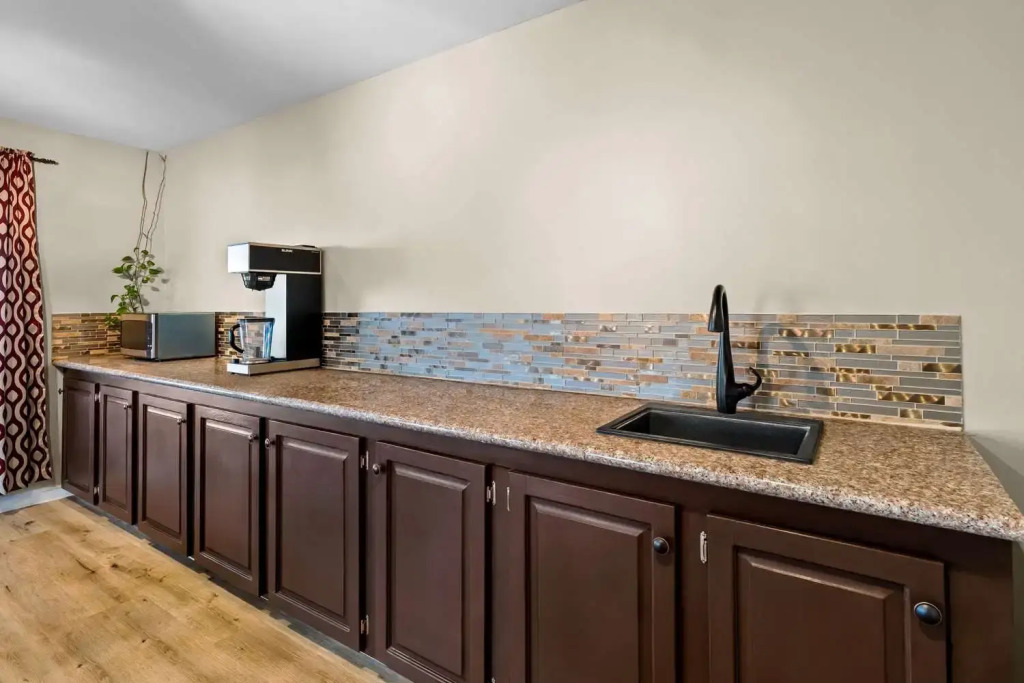 Rodeway Inn & Suites Brookhaven