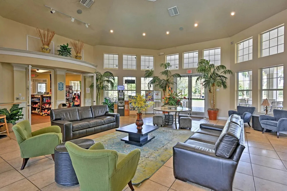 5 Mi to Disney World: Retreat w/ Pool & Lanai