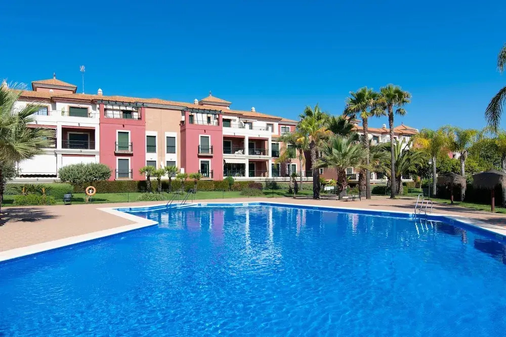 Golfside Stay for 5 Guests