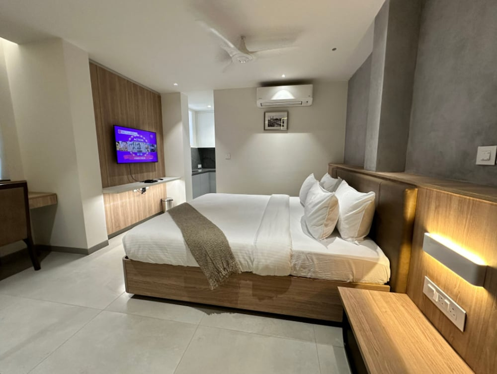 32 Urban by Akoya Hotels - Gachibowli, West Hyderabad