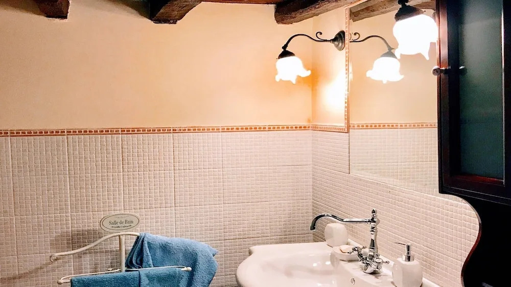 Spoleto Contessa Media, Central Spoleto, Sleeps 4