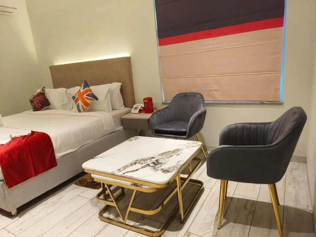 World Inn Hotel