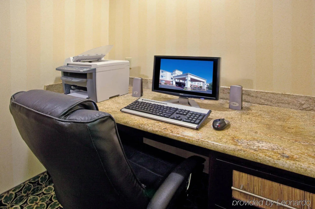 Holiday Inn Express Hotel & Suites Wabash by IHG