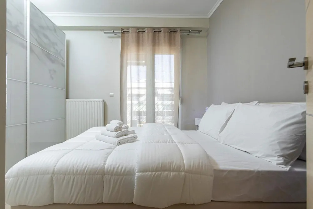 Faliro Escape - Spacious Stay in Thessaloniki