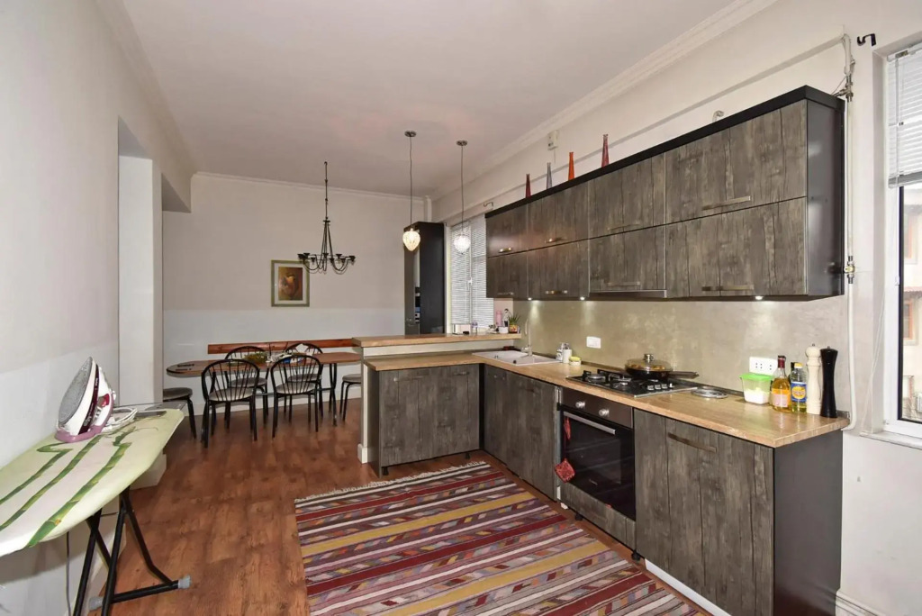 Khanjyan street, 3 bedrooms Duplex, Spacious apartment for rent DXA344