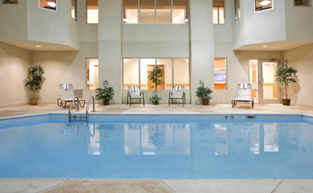Holiday Inn Express Hotel & Suites Grove City by IHG
