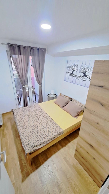 J&J Apartment