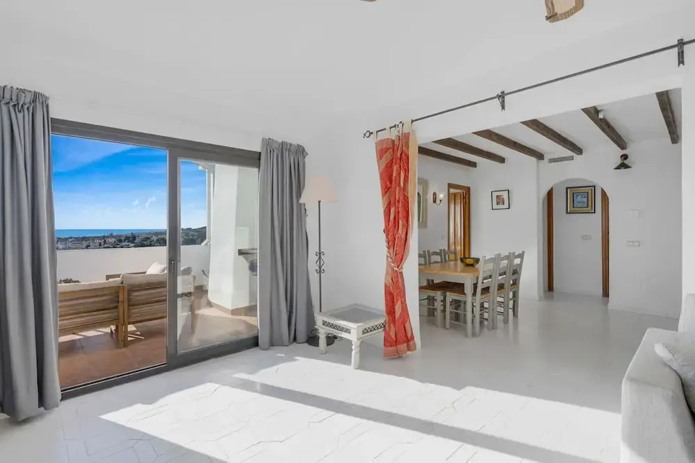 Apartment With Roof Terrace and Pool - Ref 129