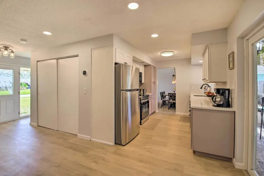 Quiet Satellite Beach Home w/ Lanai, Walk to Beach