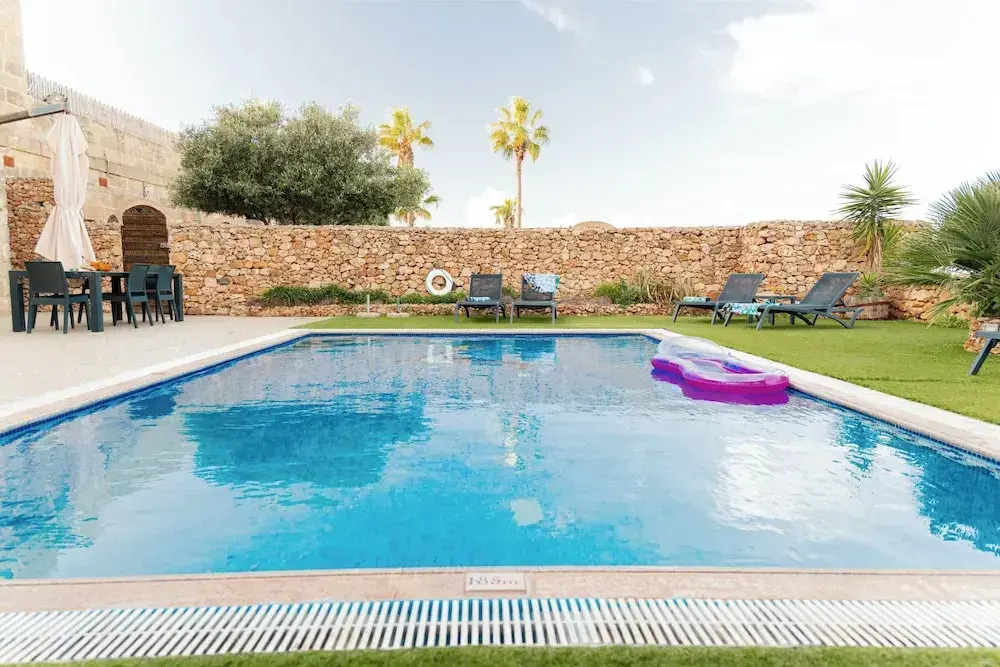 Villa Savona Sleeps 7 with Private Pool