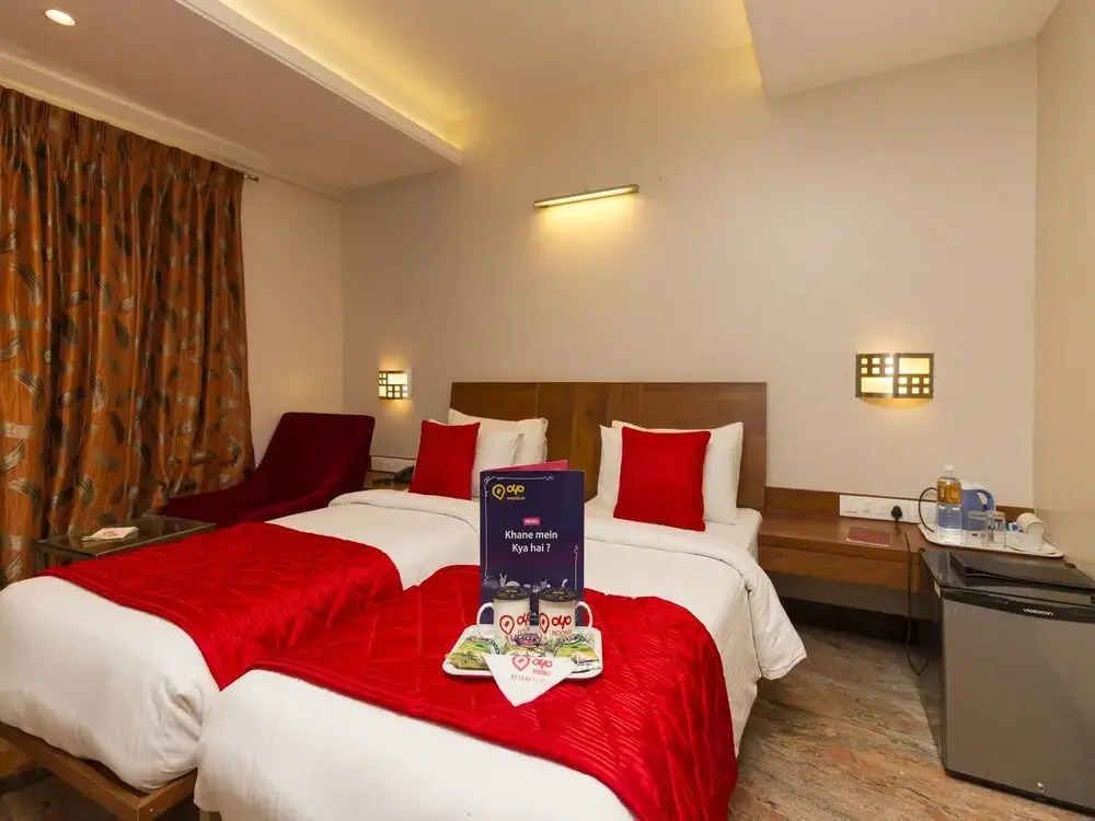 OYO 16033 Hotel Cartier Biznotel