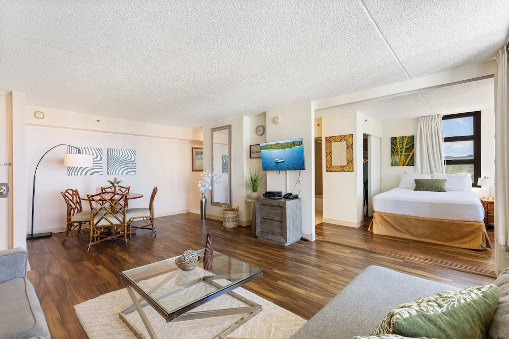 Beautifully Renovated 32nd Floor Deluxe Ocean View Waikiki Condo