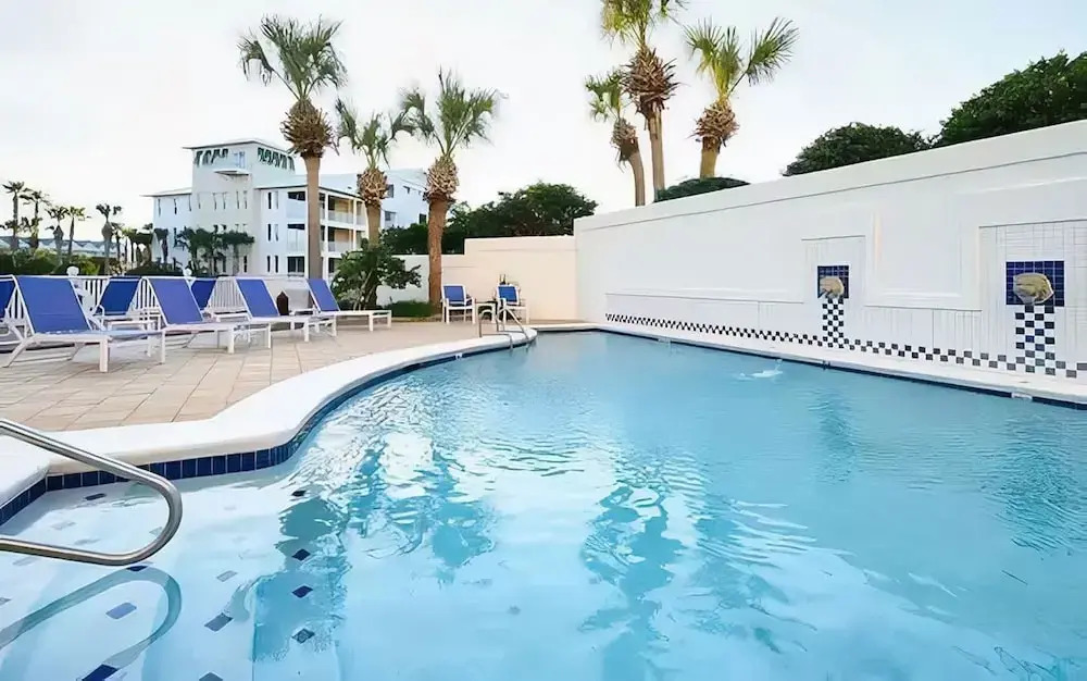 Gulf Shores Escape Walk to Waves Pool Golf Views