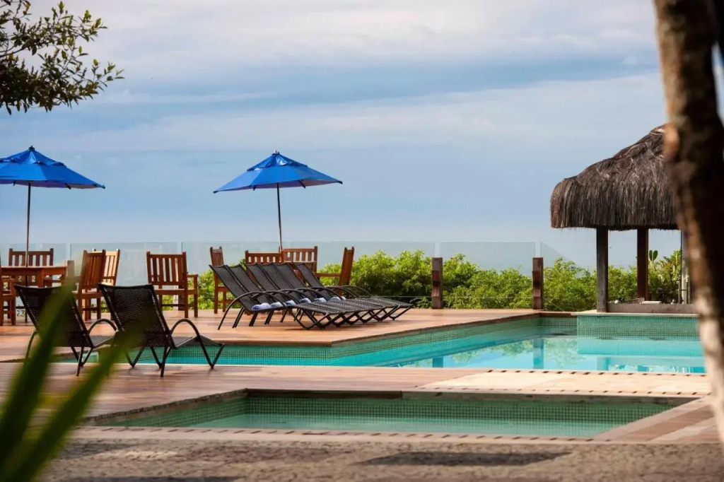 Hotel Pontal de Ubu