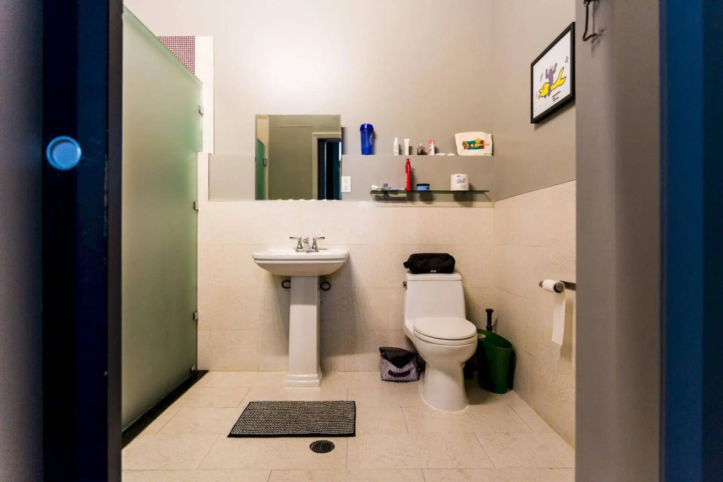 Q4 Hotel and Hostel