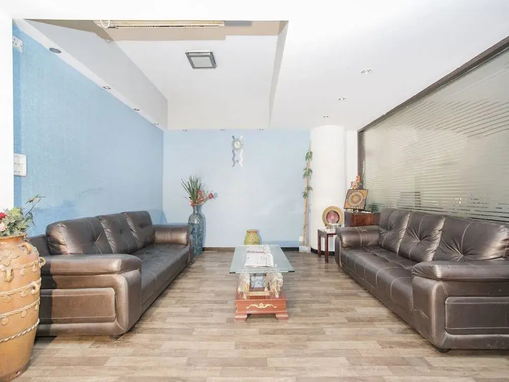 OYO 332 Hotel Melody Inn