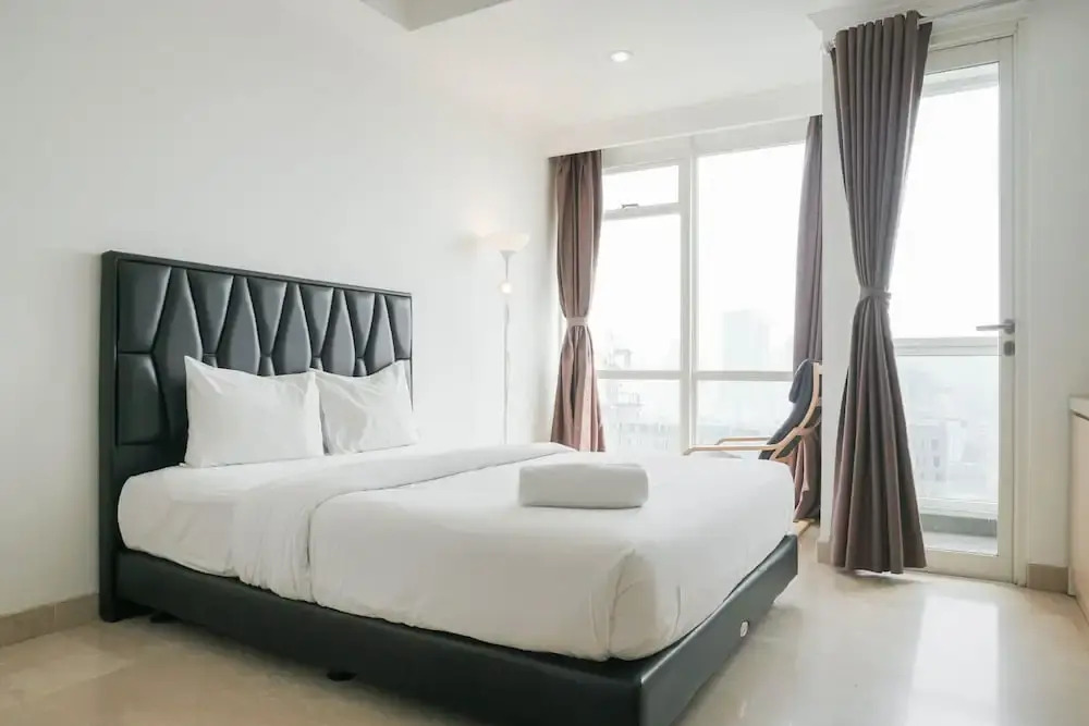 Minimalist And Strategic Studio Room At Menteng Park Apartment