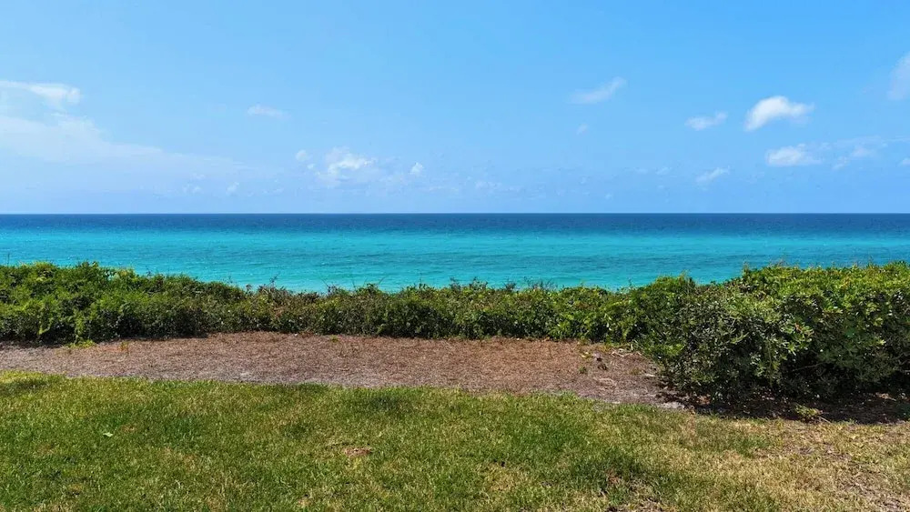 2BR Beachfront Townhome w/ Beach Service + Free Attraction Tickets!