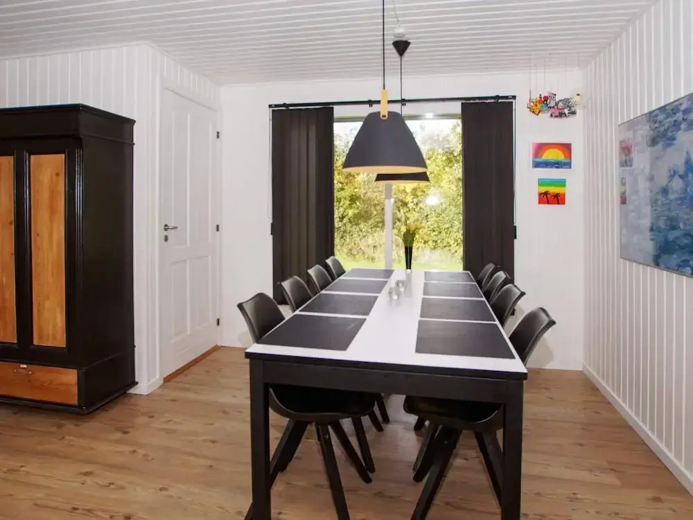 Enticing Holiday Home in Hemmet near Sea