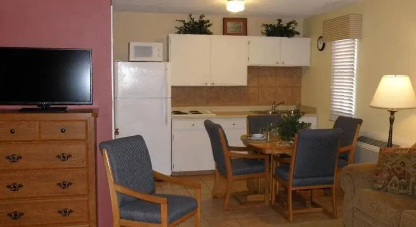 The River's Edge Motel Lodge & Resort