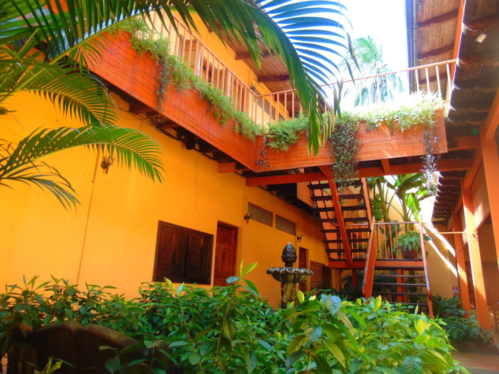 Hotel El Maltese - Lakefront