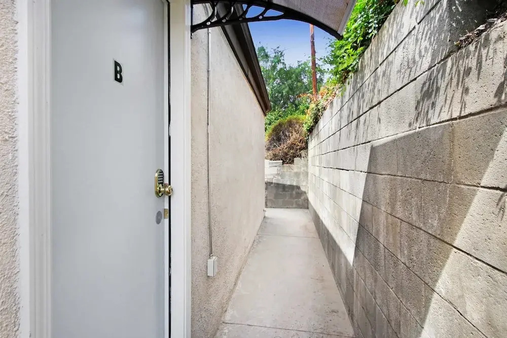 Sunny Azusa Hideaway Near APU Trails Easy LA Access