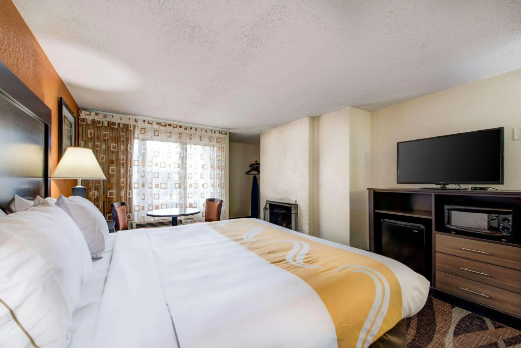 Quality Inn Creekside - Downtown Gatlinburg