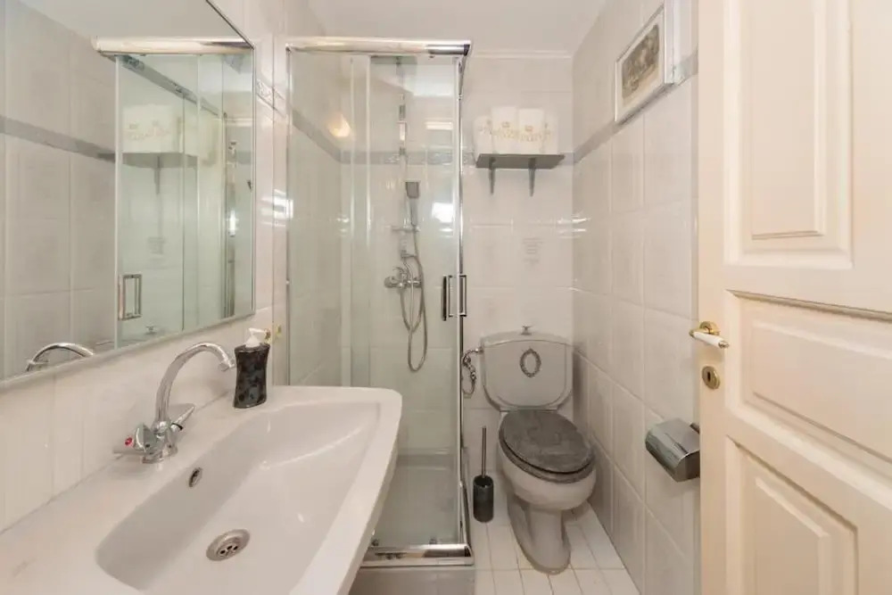 Villa Golden Tiara Large Private Pool AC WiFi