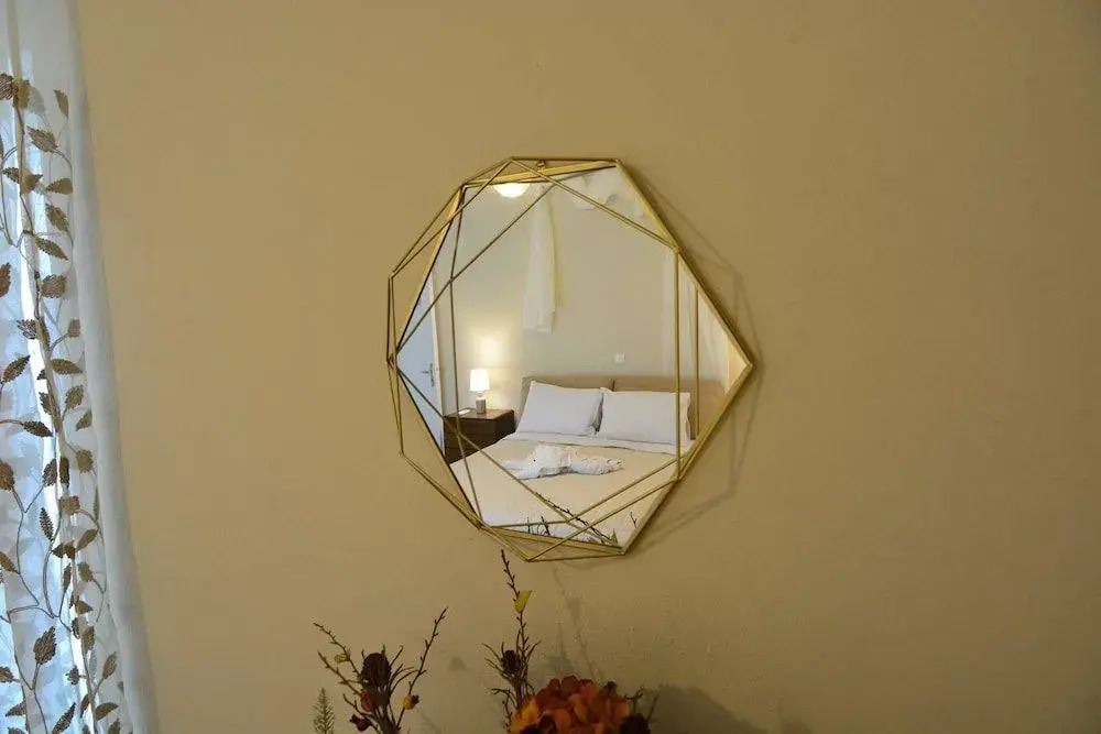 Mara's Apartments