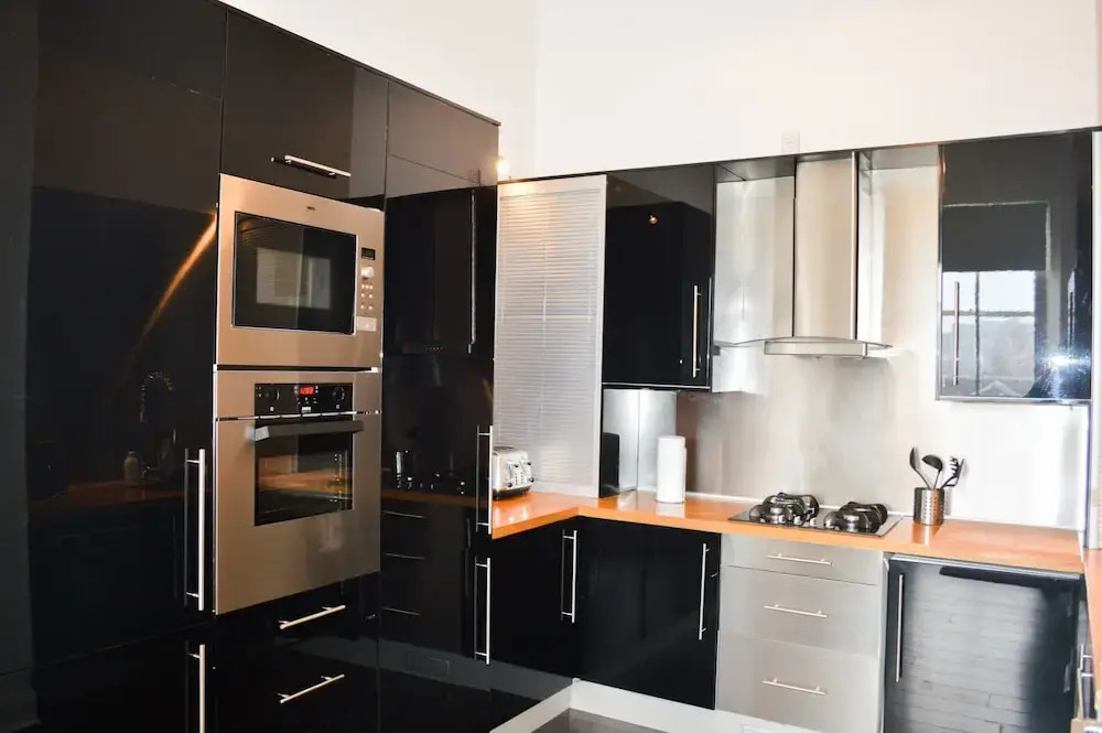 Traditional 2 Bedroom Home in Edinburgh