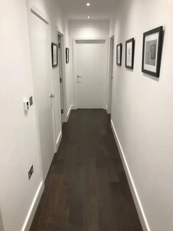 2 Bedroom Shoreditch Flat With Balcony