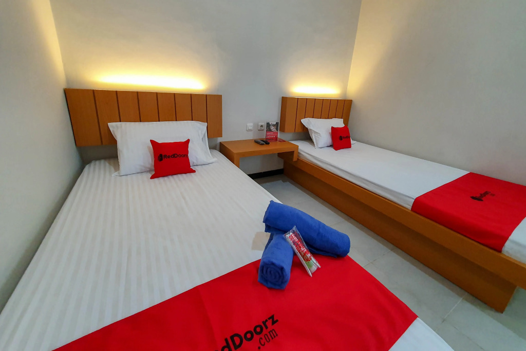 RedDoorz Syariah near Solo Paragon Mall 2
